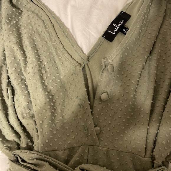 Lulus small green romper with buttons - Picture 2 of 4